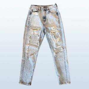 American Eagle Highest Rise Mom Jean Distressed, Women’s Size 0 Regular